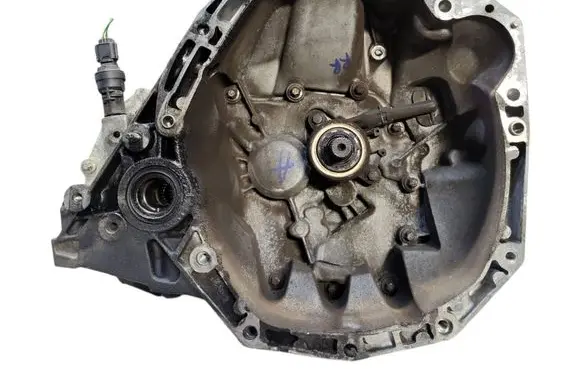 Dacia Logan I Manual 5 speed gearbox JR5147 8200508889 JRQK9GF
