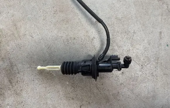 Opel Vivaro Clutch master cylinder 9809426080