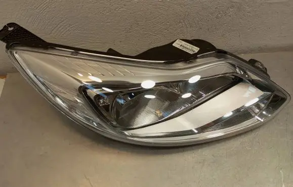 Ford Focus Headlight/headlamp BM5113W029NB