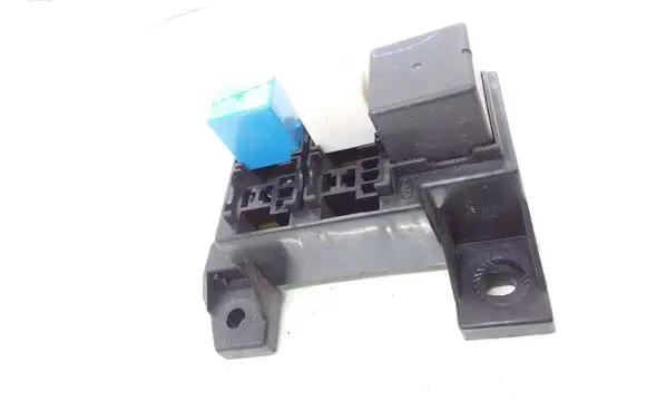 KIA Sorento Fuse module 913103E020