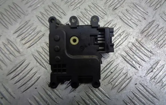 Mazda 3 I A/C air flow flap actuator/motor 