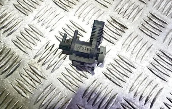 Audi A6 S6 C5 4B Turbo solenoid valve 1J0906283C
