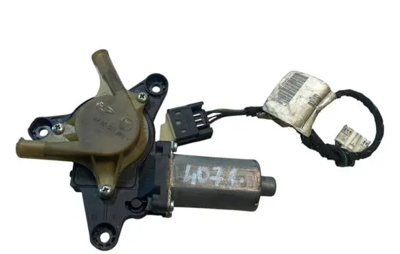 Mercedes-Benz Vito Viano W639 Front door window regulator motor A6397200146 A6395406909 0130821940