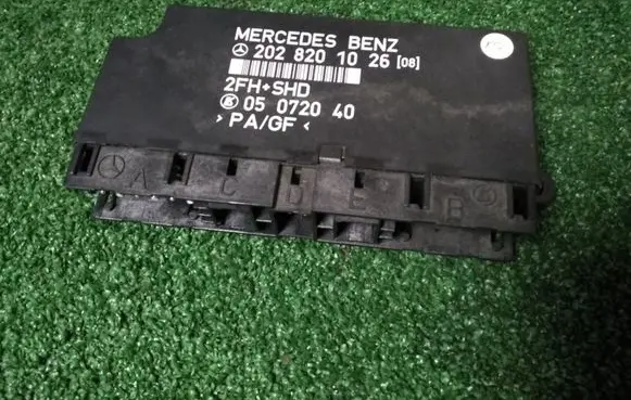 Mercedes-Benz C W202 Comfort/convenience module 2028201026 05072040