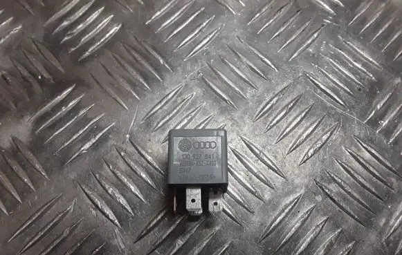 Audi A3 S3 8L Other relay 1J0927841 V23134A52X400