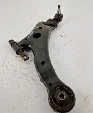 Toyota Camry Front lower control arm/wishbone Z5II9A