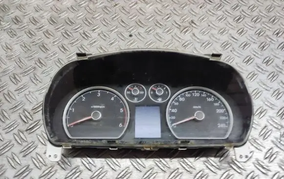 Hyundai i30 Speedometer (instrument cluster) 940332R245