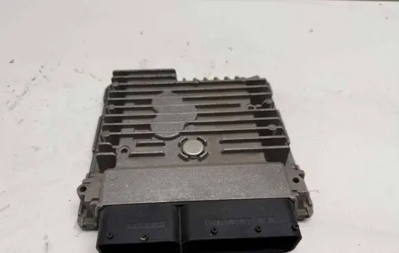 Volkswagen Touran II Engine control unit/module 03L906023NC 03L907425C 42602A