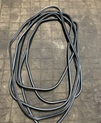 Land Rover Evoque I Front door rubber seal