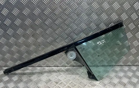 Rear vent window glass