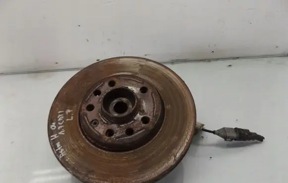 Opel Astra H Front wheel hub