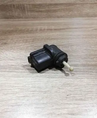 Volkswagen Golf IV Headlight level adjustment motor 1J0941295B