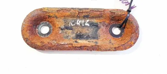 Engine mounting bracket