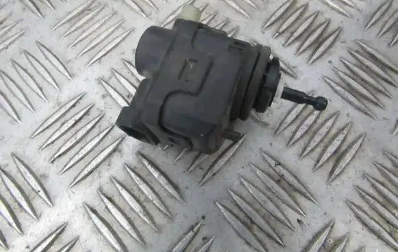 Headlight level adjustment motor