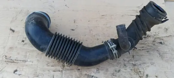 Toyota Yaris Air intake hose/pipe 1788133070