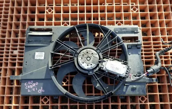 Volvo C70 Radiator cooling fan shroud 3135103545 0936821 3221