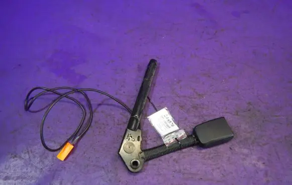 Ford Focus C-MAX Front seatbelt buckle