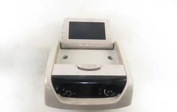 Chrysler Voyager Navigation unit CD/DVD player P05005009AD