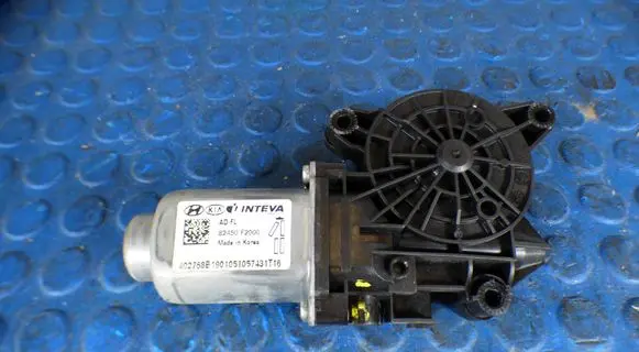 Hyundai Elantra VI Front door window regulator motor CART82450F2000 82450F2000 402768B