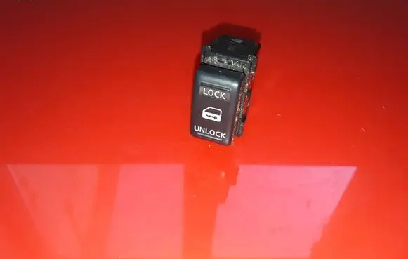 Nissan X-Trail T31 Central locking switch button 7X22B