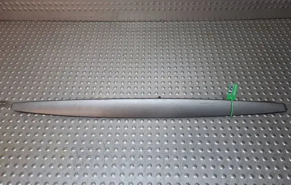 BMW 1 E81 E87 Dashboard glove box trim S26372690 7071272