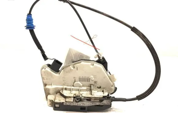Volkswagen PASSAT CC Front door lock 5N1837016E