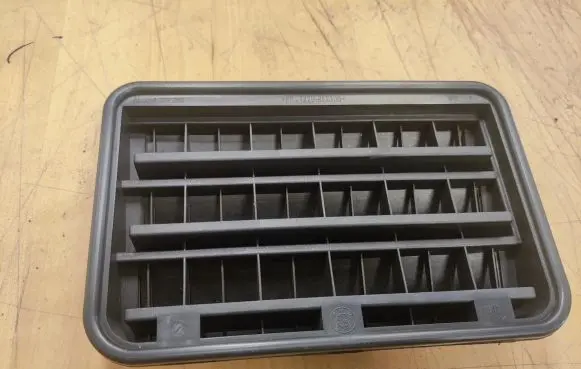 BMW X5 E53 Quarter panel pressure vent 64228377280