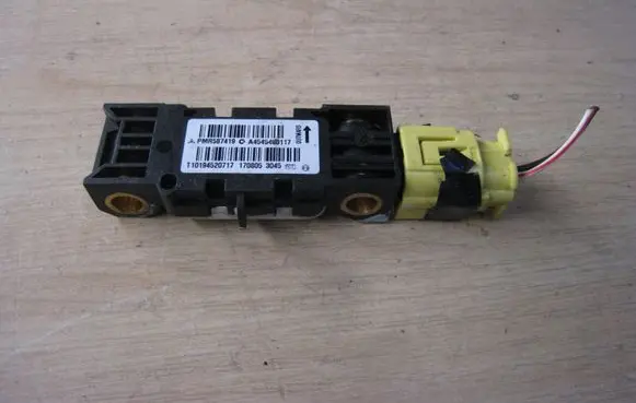 Mitsubishi Colt Airbag deployment crash/impact sensor PMR587419 A4545400117
