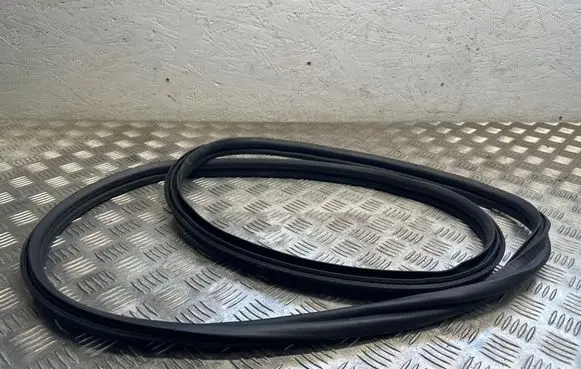 BMW i8 Trunk rubber seal (body) 7336402 18951610