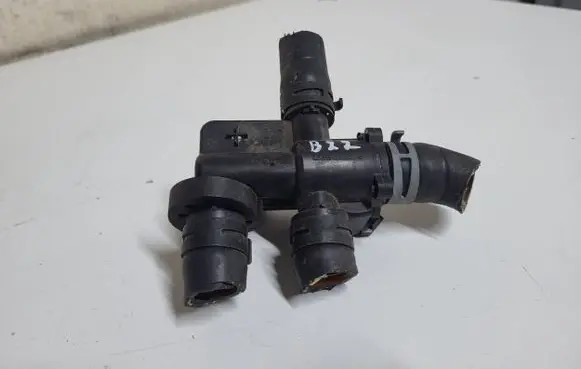 Mercedes-Benz SL R230 Coolant heater control valve A2308300084