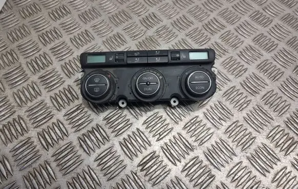 Volkswagen Golf V Climate control unit 74641471