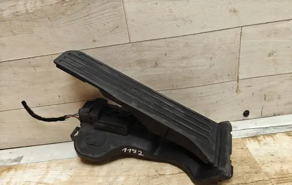 Skoda Octavia Mk2 (1Z) Accelerator throttle pedal 1K1721503P