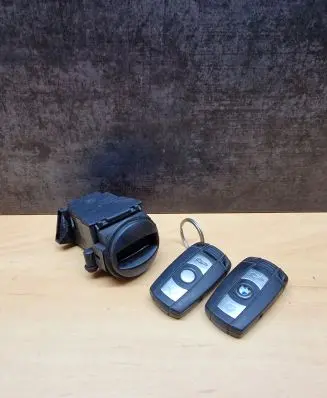 BMW 5 E60 E61 Ignition lock 6954722 10862510 8456