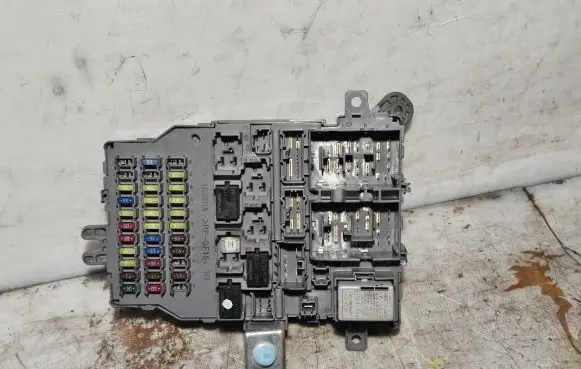 Honda Accord Fuse module A000011