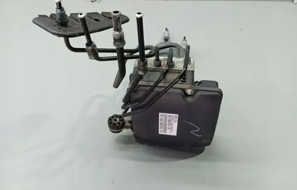 BMW 5 F10 F11 ABS Pump 6851374