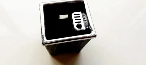 KIA Carnival Car ashtray