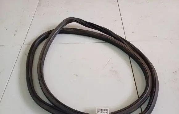 Opel Zafira B Rubber seal front coupe door 