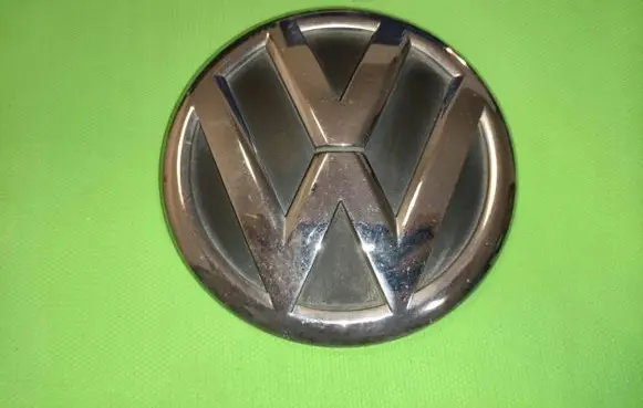 Volkswagen Caddy Manufacturers badge/model letters 2K5853630A