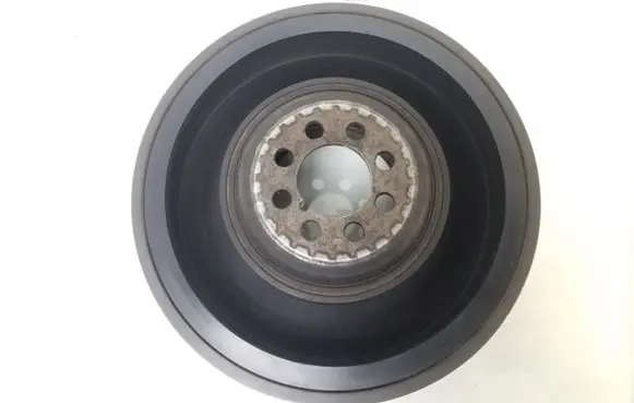 Volkswagen PASSAT B5.5 Crankshaft pulley 059105251M