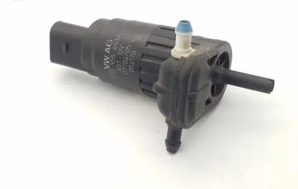 Skoda Octavia Mk2 (1Z) Windscreen/windshield washer pump 1T0955651A