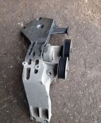Mercedes-Benz A W168 Generator/alternator bracket A1662020340