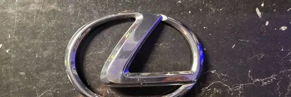 Lexus IS 220D-250-350 Manufacturer badge logo/emblem IPM3199898