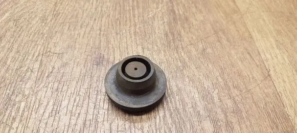 Radiator mount bracket