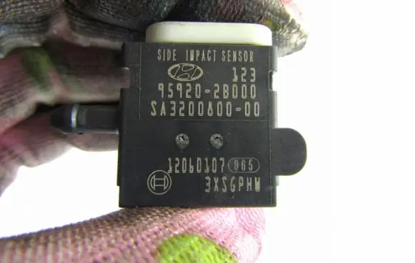 Hyundai Santa Fe Airbag deployment crash/impact sensor 959202B000