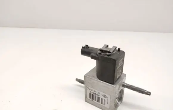 Mercedes-Benz A W177 Air conditioning (A/C) expansion valve A2058300206