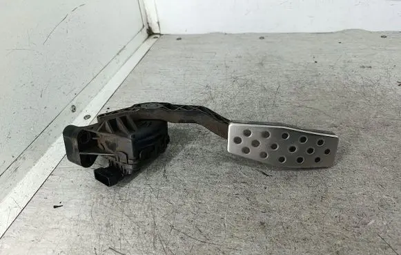 Opel Astra H Accelerator throttle pedal 24427004ZGGM
