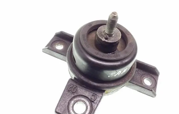 Hyundai Santa Fe Engine mount bracket