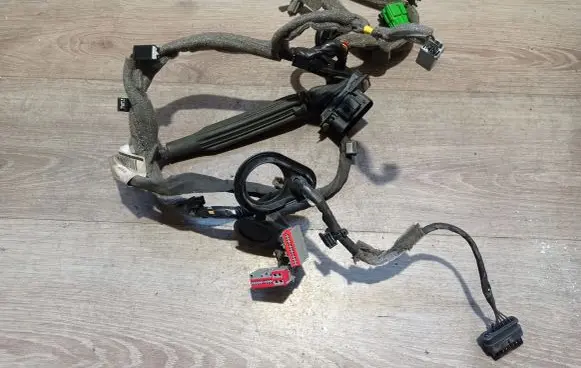 Volvo V40 Front door wiring loom 31334092 31334092AE