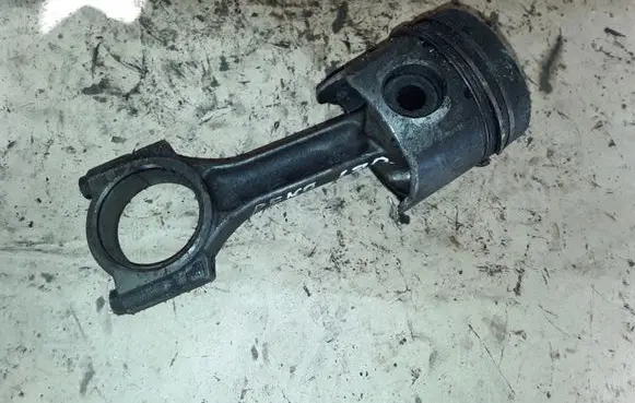 Renault Laguna II Piston with connecting rod NOCODE