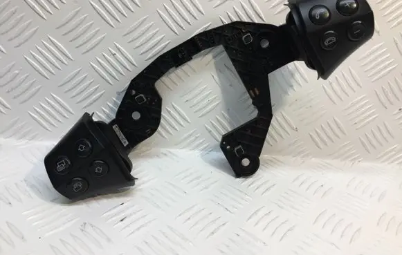 Mercedes-Benz A W169 Steering wheel buttons/switches A1698207310